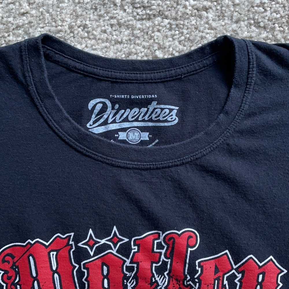 ✨Mötley Crüe Black T-shirt✨ - Picture 5 of 5